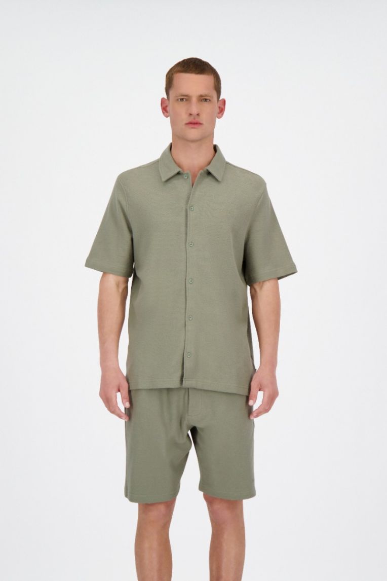 WOVEN SHORT SLEEVE SHIRT