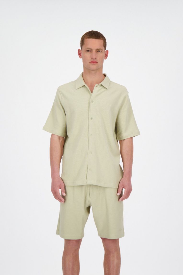 WOVEN SHORT SLEEVE SHIRT