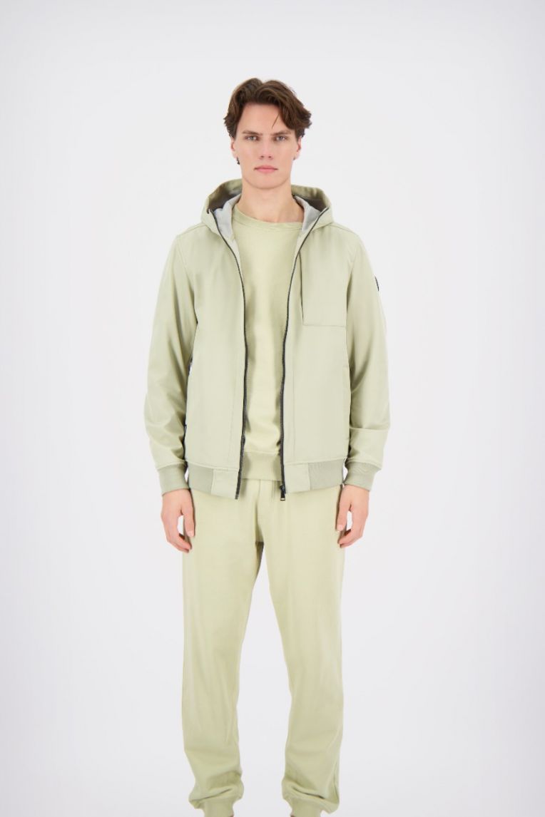 SOFTSHELL JACKET CHESTPOCKET